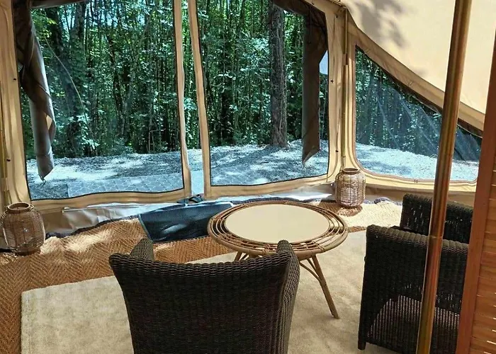 Glamping Tent In De Rust, Met Zwembad, Badkamer En Keuken ラグジュアリーテント Lacapelle-Pinet