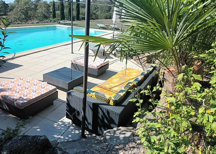 Glamping Tent In De Rust, Met Zwembad, Badkamer En Keuken ラグジュアリーテント Lacapelle-Pinet